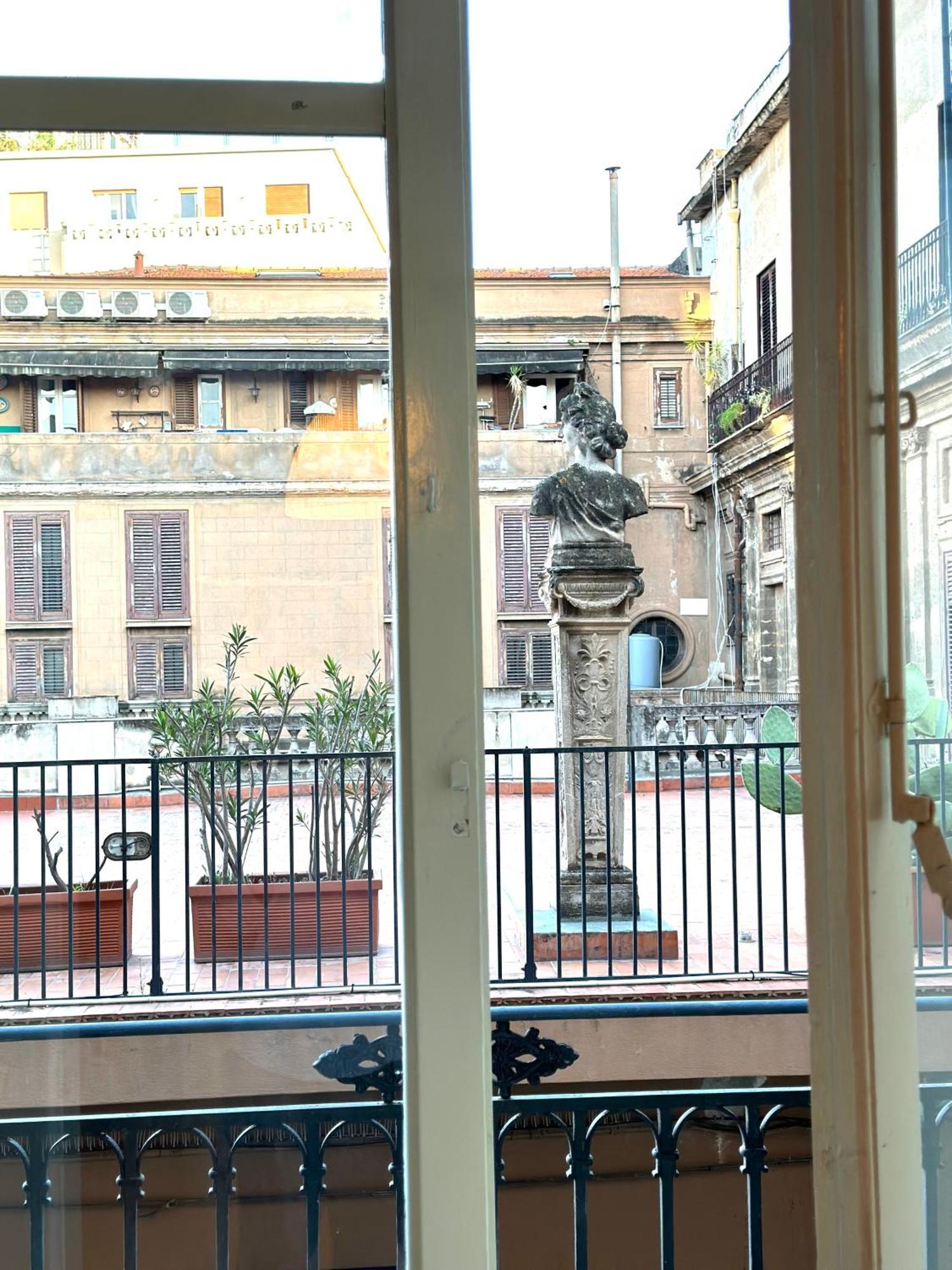 A Un Passo Dal Massimo 2 Apartment Palermo Ngoại thất bức ảnh